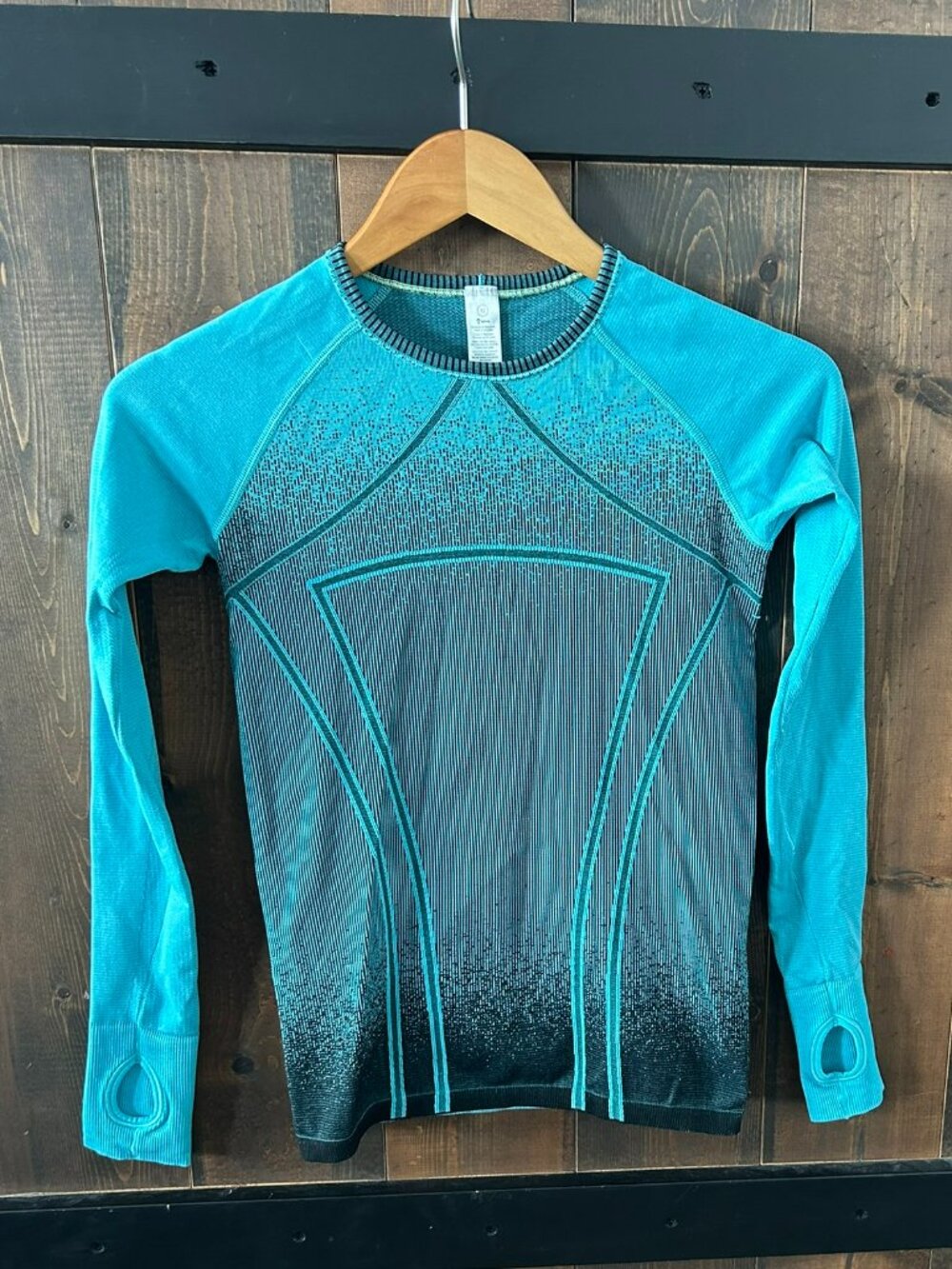 Ivivva Teal and Black Ombré Long Sleeve Tee Girls Size 12